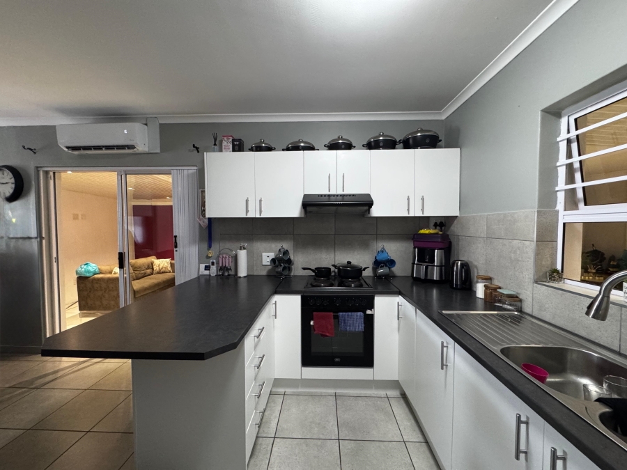2 Bedroom Property for Sale in Gaylee Western Cape